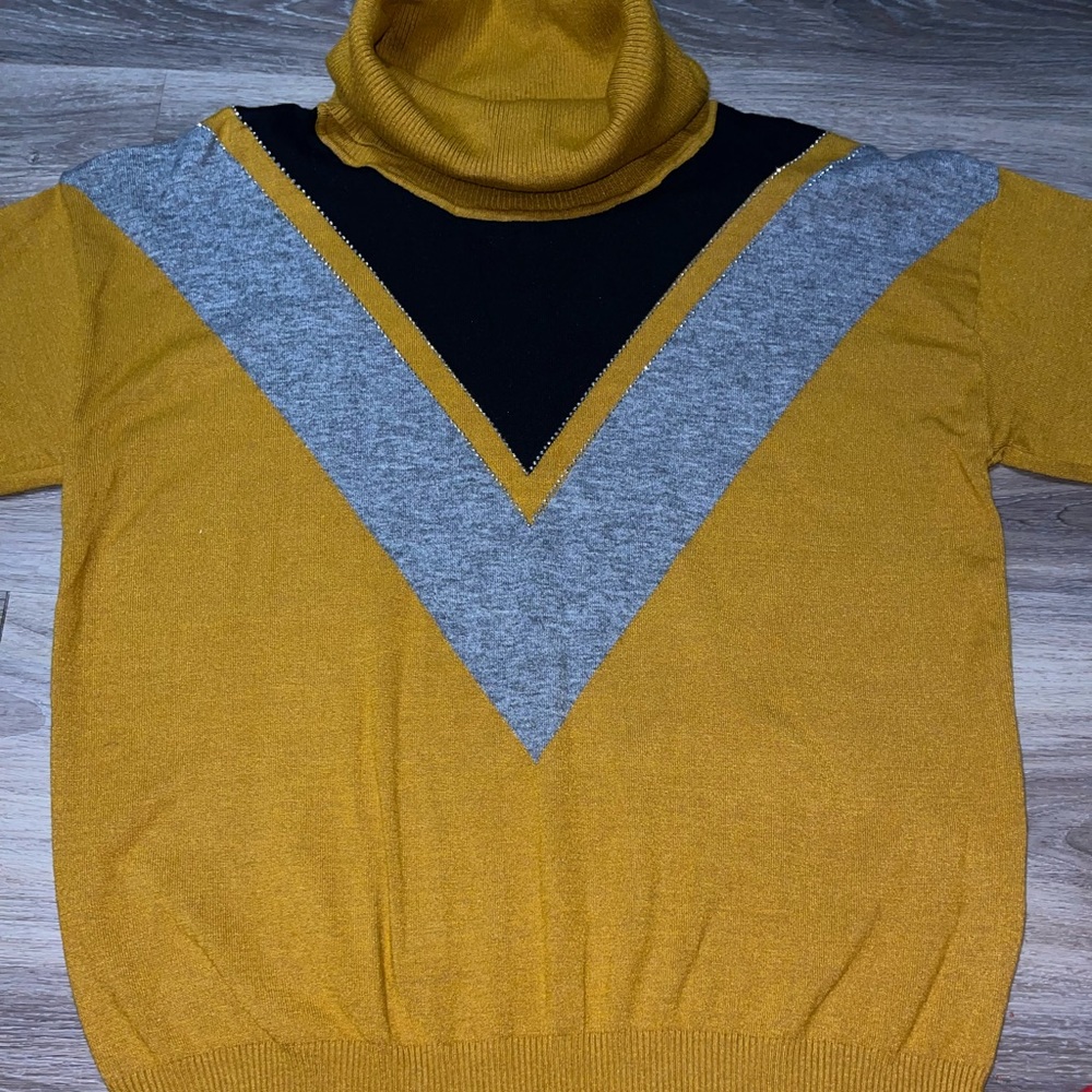 Sweater M&V - Picture 2 of 5